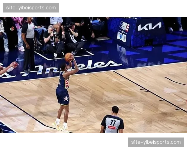 福克斯22分8篮板5助攻3抢断 马刺团队篮球29次助攻仅9失误